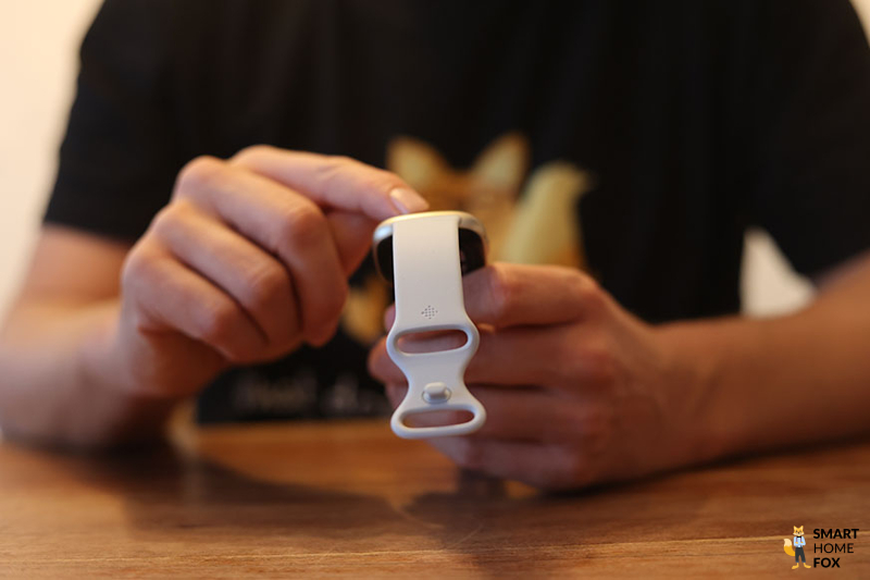 Man sieht die Fitbit Sense 2.